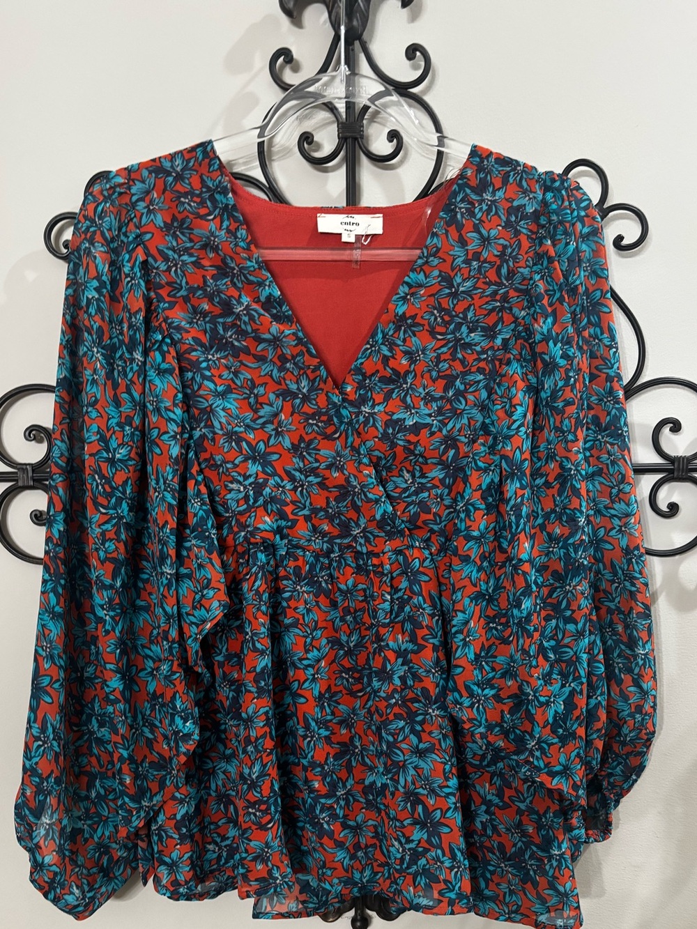 vibrant long-sleeve floral blouse from Entro, small